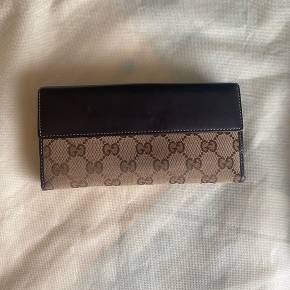 Authentic Gucci wallet - Picture 1 of 16